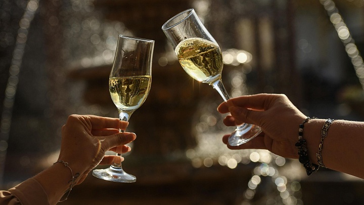 В Роскачестве рассказали, какое вино пить в разное время года