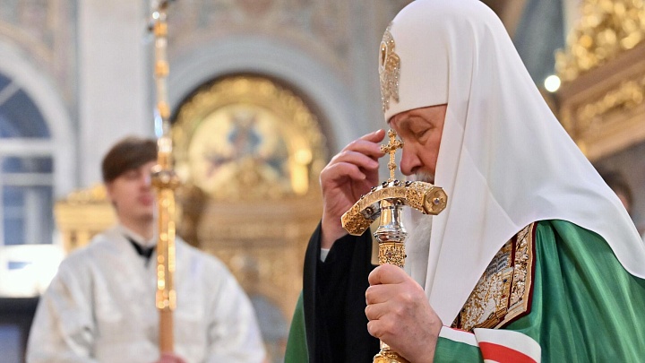 Патриарх Кирилл совершил литургию в Богоявленском соборе в Москве