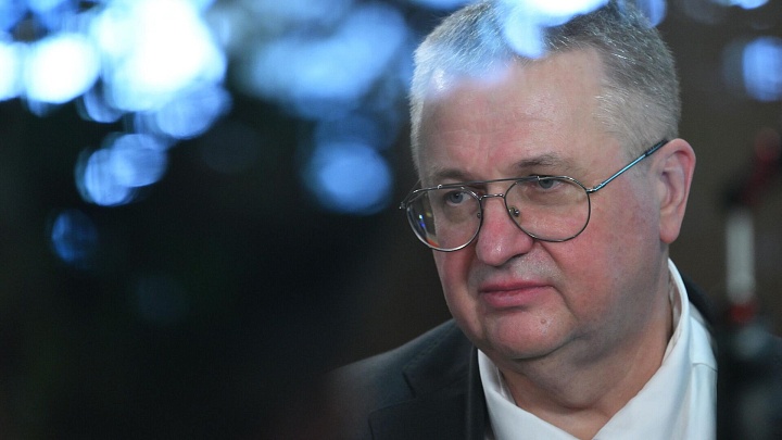 Западу не удастся поставить Россию на колени, заявил Оверчук