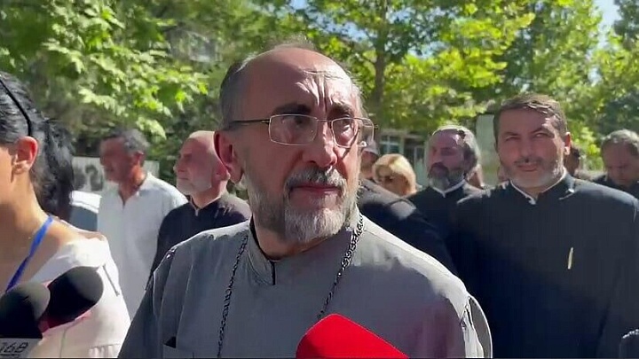 Адвокат назвал дело против архиепископа Аджапахяна правовым абсурдом